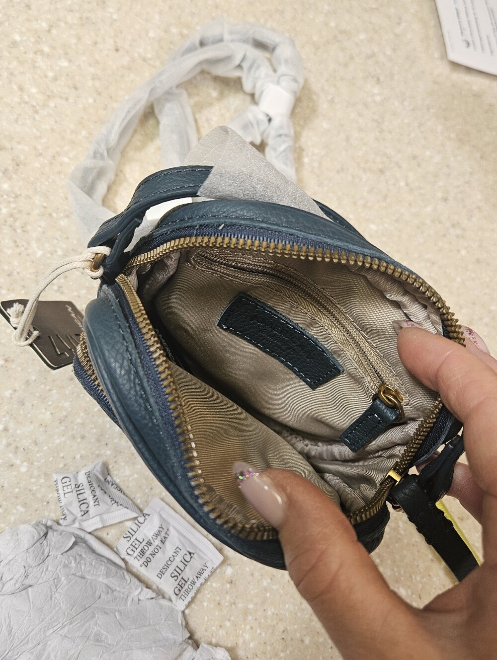 American Leather Co. Cleveland Mini Crossbody Bag - Picture 7 of 12